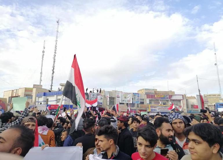 رفض وصاية الأحزاب والتيارات في أهازيج وهتافات التظاهرات